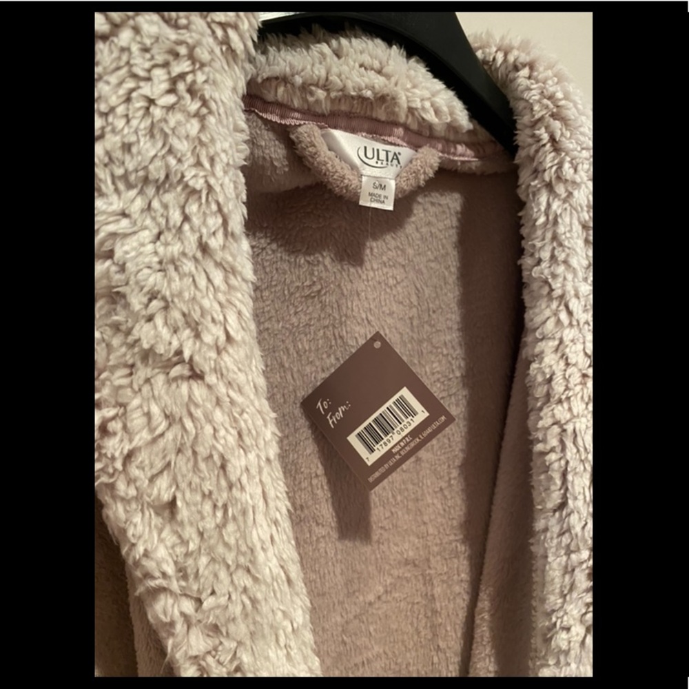NWT Ulta holiday gwp purple/pink plush robe S/M